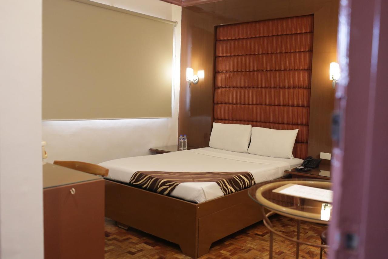 Amalfi718 Hotel Lipa City Eksteriør billede