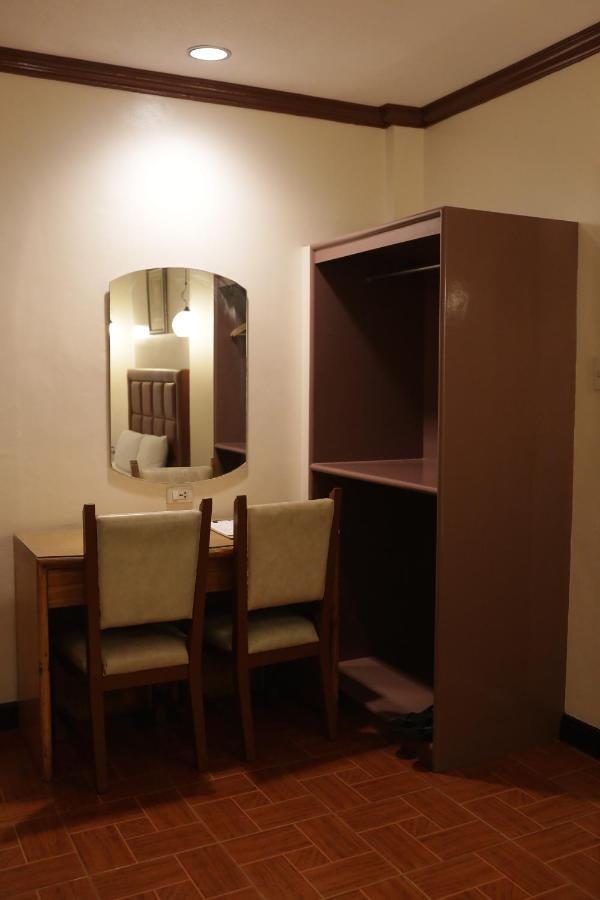 Amalfi718 Hotel Lipa City Eksteriør billede