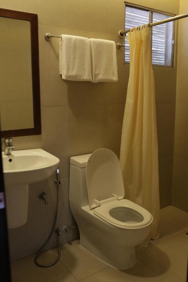 Amalfi718 Hotel Lipa City Eksteriør billede